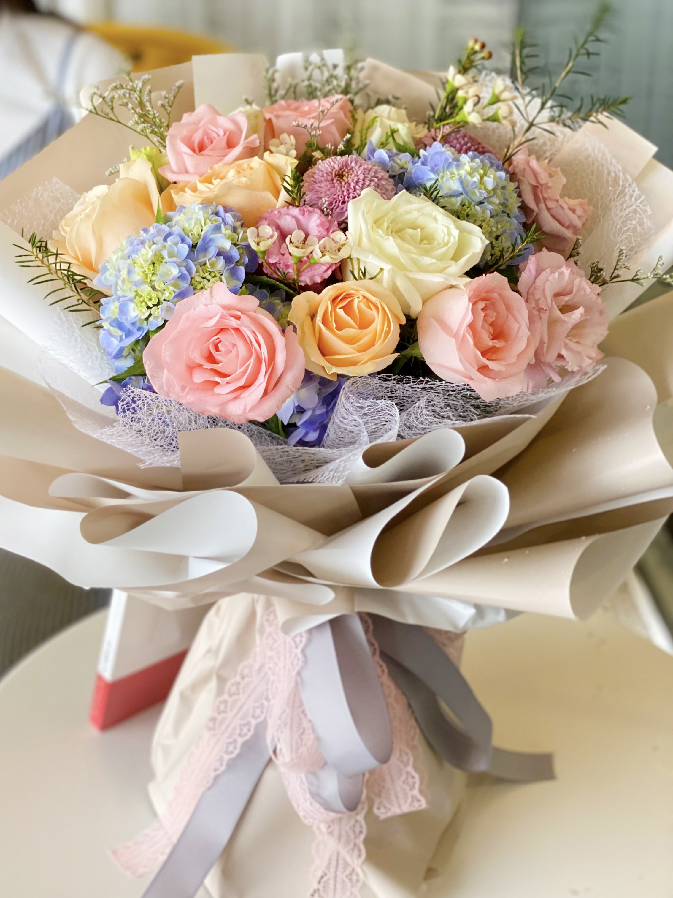 Feminine - Freeland Floral thumbnail 2
