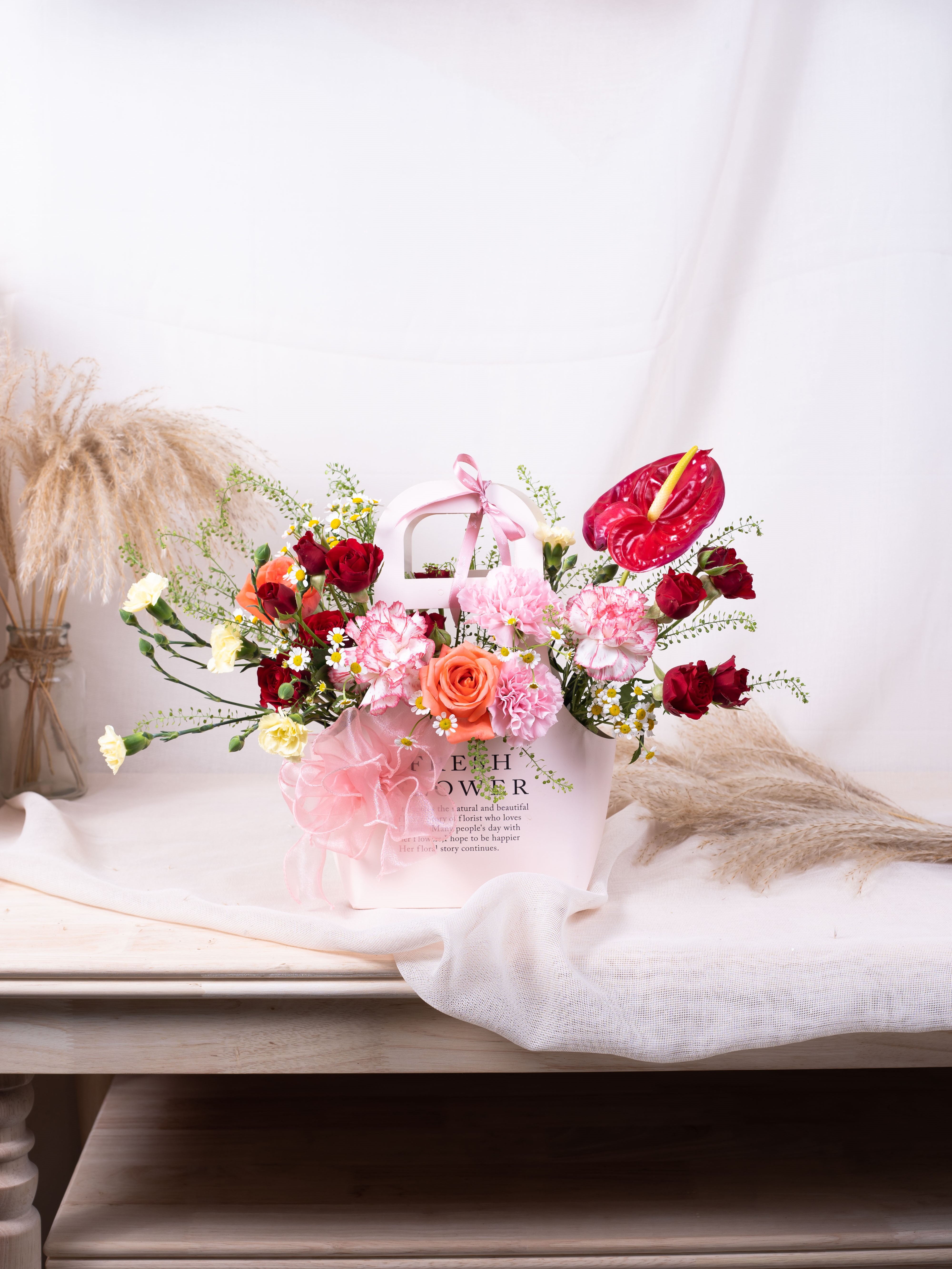 Piacevole - Freeland Floral thumbnail 1