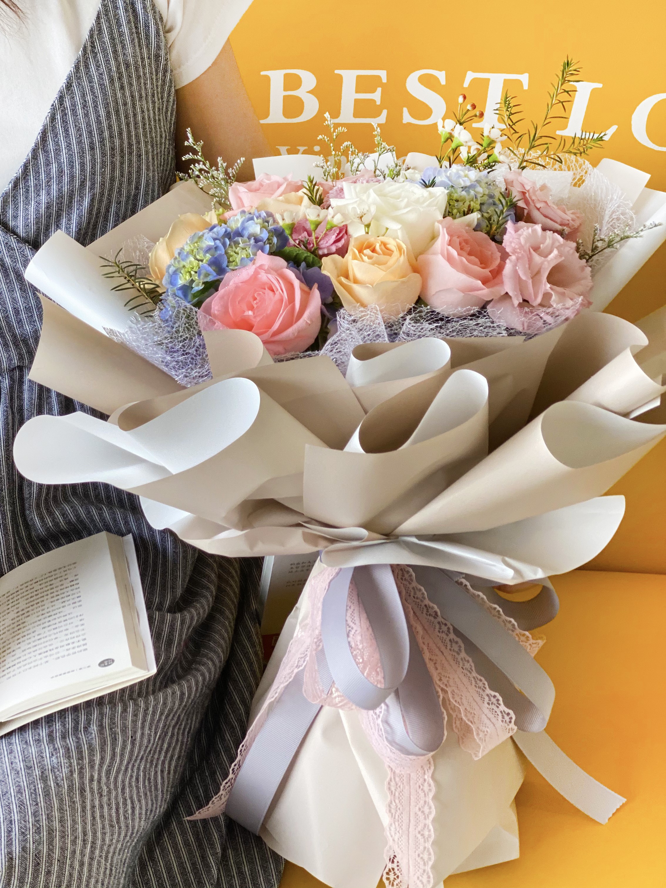 Feminine - Freeland Floral thumbnail 4