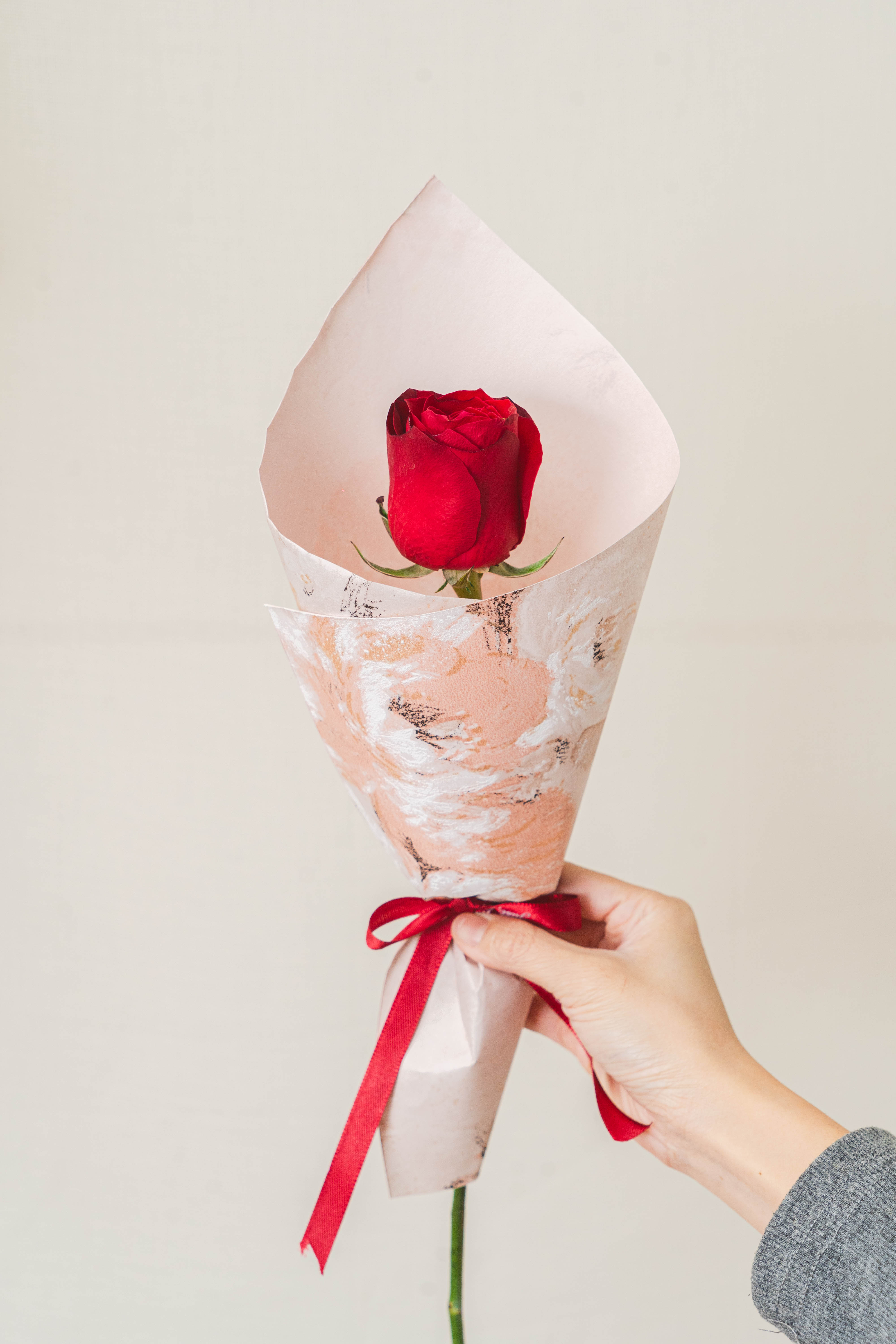 Single Rose Elegant Bouquet